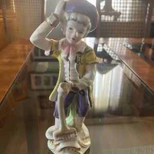 Ceramic figurine